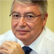 Profesor con amplia experiencia en formación así como en gestión.